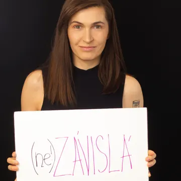 (ne!)ZÁVISLÁ